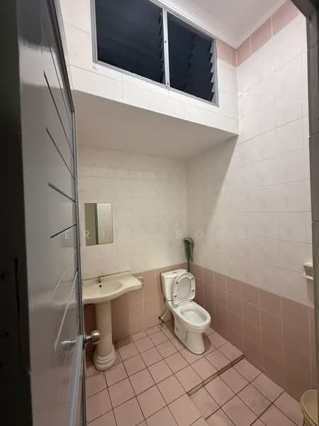 2-storey Terraced House for Sale in Kuching (Sarawak) - Erica Bong - Bathroom - PropertyGuru.com.my