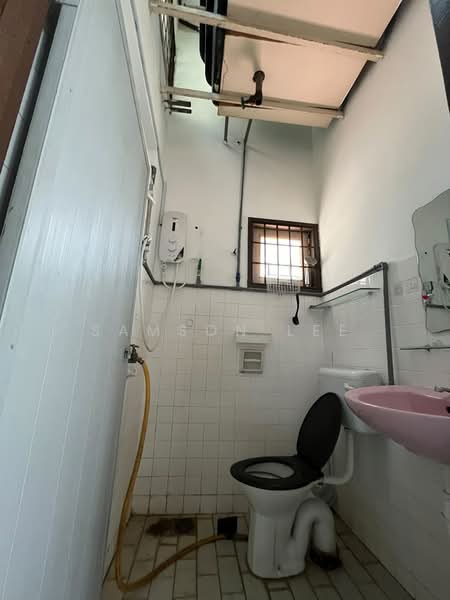 Rumah Teres 2-Tingkat untuk Dijual di Taman Bidara (Selayang) - Samson Lee - Bathroom - PropertyGuru.com.my