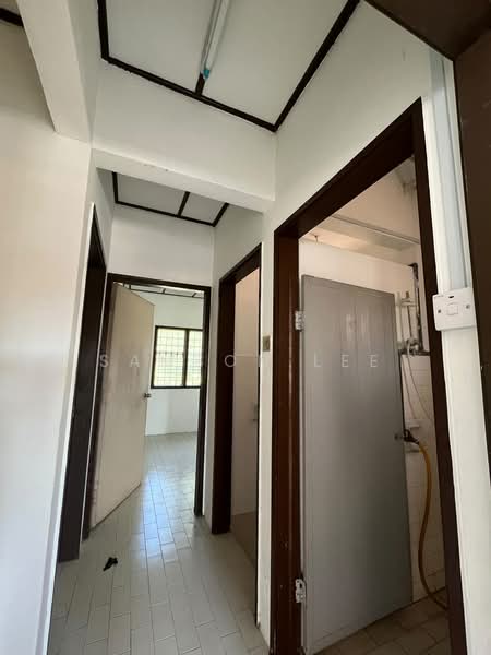 Rumah Teres 2-Tingkat untuk Dijual di Taman Bidara (Selayang) - Samson Lee - Corridor - PropertyGuru.com.my