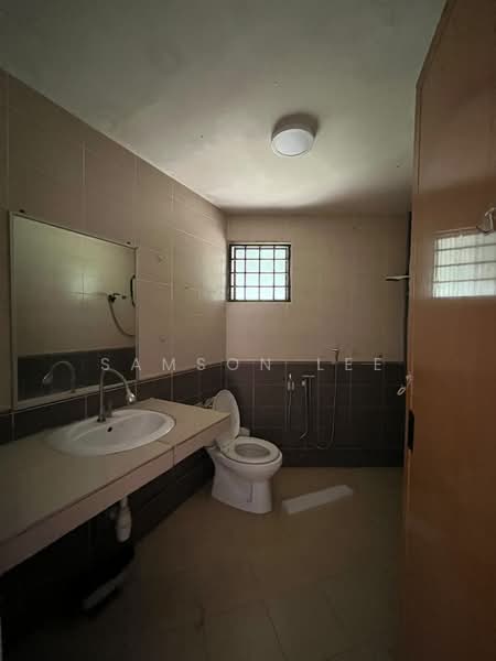Rumah Teres 2-Tingkat untuk Dijual di Taman Bidara (Selayang) - Samson Lee - Bathroom - PropertyGuru.com.my