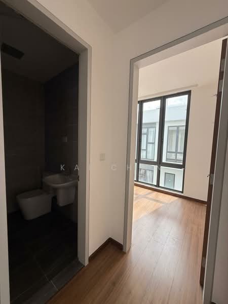 Rumah Teres 3-Tingkat untuk Dijual di Taman Puchong Legenda (Puchong) - Kai Chan - Bathroom - PropertyGuru.com.my