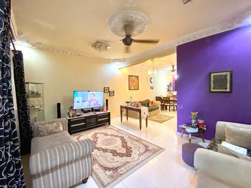 Rumah Teres 2-Tingkat untuk Dijual di Batu Caves (Selangor) - Azli Ibrahim - Living Room - PropertyGuru.com.my