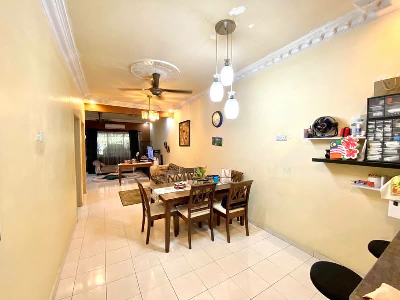 Rumah Teres 2-Tingkat untuk Dijual di Batu Caves (Selangor) - Azli Ibrahim - Living Room - PropertyGuru.com.my