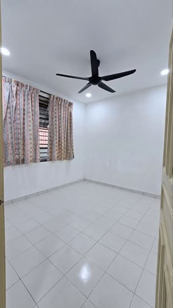 1.5-storey Terraced House for Sale in Taman Pelangi Indah (Ulu Tiram) - Amy Lee - Interior - PropertyGuru.com.my