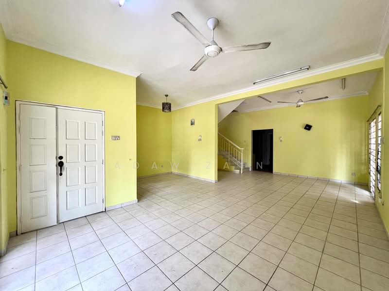 Rumah Teres 2 Tingkat untuk Disewa di Bukit Jelutong (Shah Alam) - Adaw Zain - Living Room - PropertyGuru.com.my