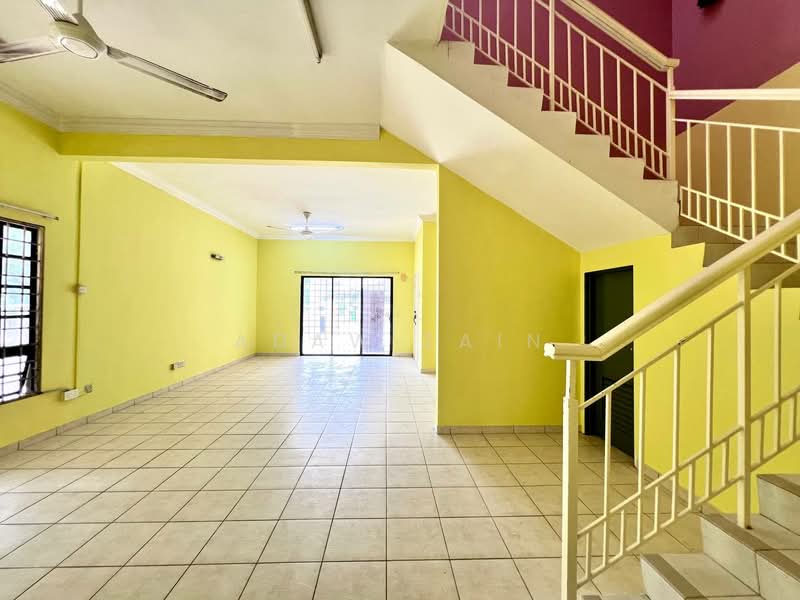Rumah Teres 2 Tingkat untuk Disewa di Bukit Jelutong (Shah Alam) - Adaw Zain - Living Room - PropertyGuru.com.my