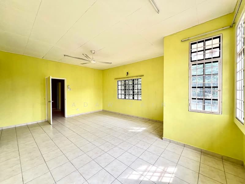 Rumah Teres 2 Tingkat untuk Disewa di Bukit Jelutong (Shah Alam) - Adaw Zain - Living Room - PropertyGuru.com.my