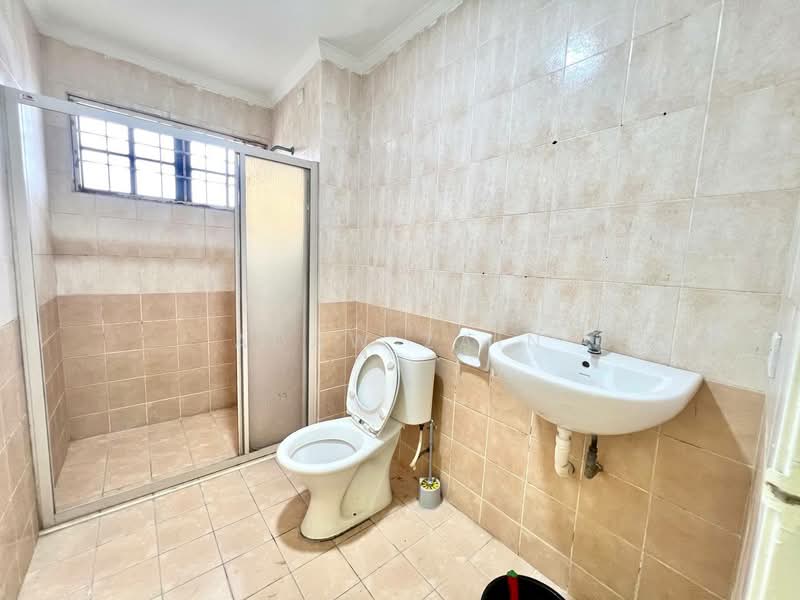 Rumah Teres 2 Tingkat untuk Disewa di Bukit Jelutong (Shah Alam) - Adaw Zain - Bathroom - PropertyGuru.com.my