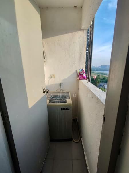 Kondominium untuk Disewa di The Wharf Residence - Farah Dina - Balcony - PropertyGuru.com.my