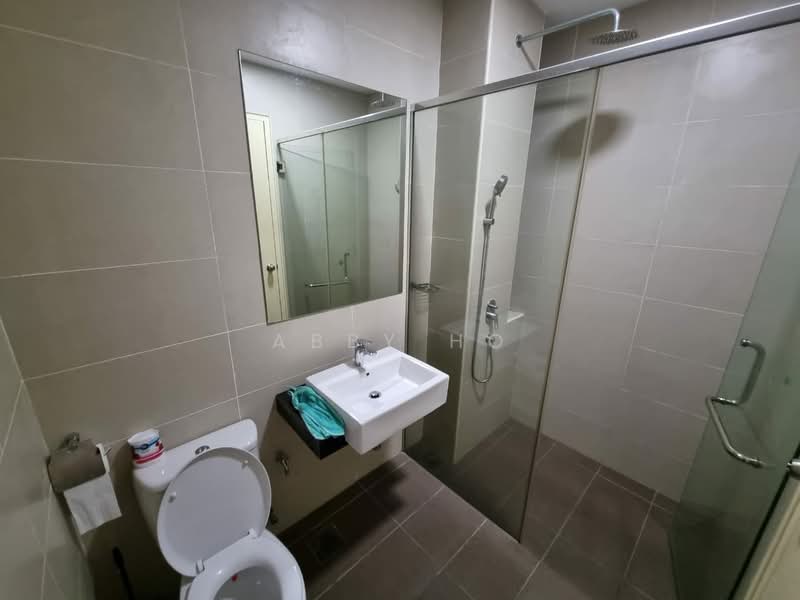 Kediaman Servis untuk Dijual di Atlantis Residences (Pangsapuri Atlantis Kota Syahbandar) - Abby Ho - Bathroom - PropertyGuru.com.my
