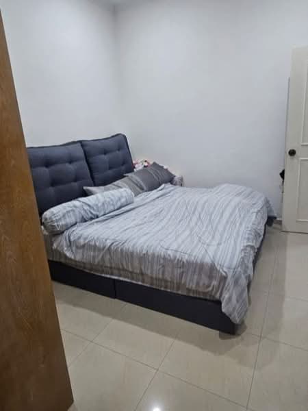 Rumah Teres 1-Tingkat untuk Dijual di Taman Perling (Perling) - Vanessa Lim - Bedroom - PropertyGuru.com.my