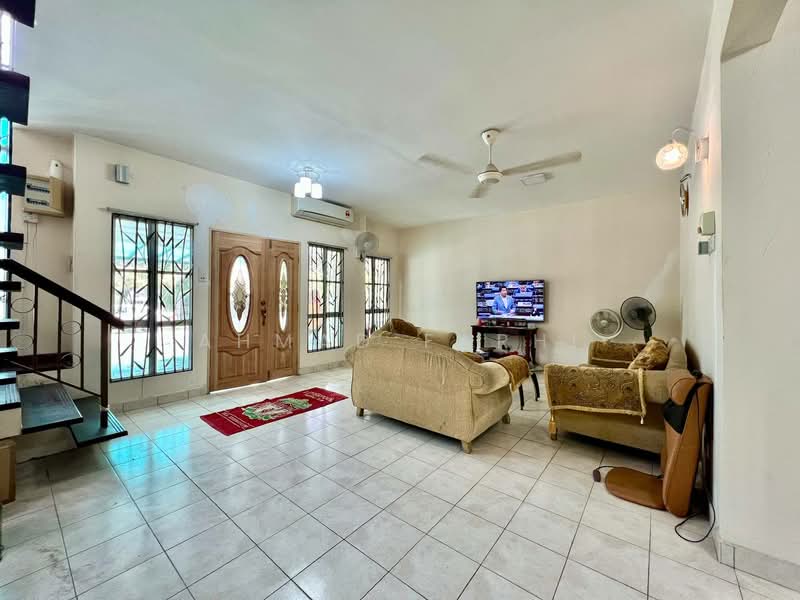Rumah Teres 2-Tingkat untuk Dijual di Hulu Langat (Selangor) - Ahmad Farhi - Living Room - PropertyGuru.com.my