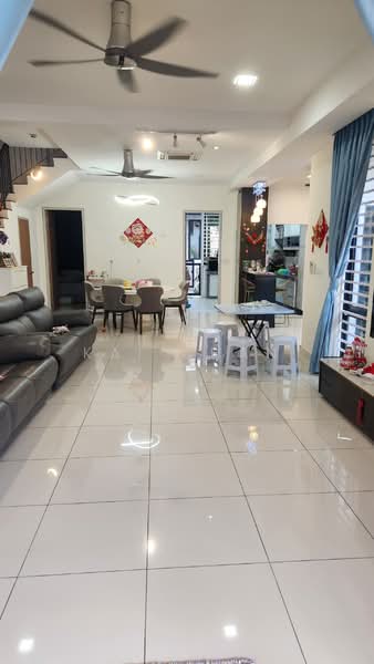 3-storey Terraced House for Sale in Taman Puchong Legenda (Puchong) - Kai Chan - Living Room - PropertyGuru.com.my