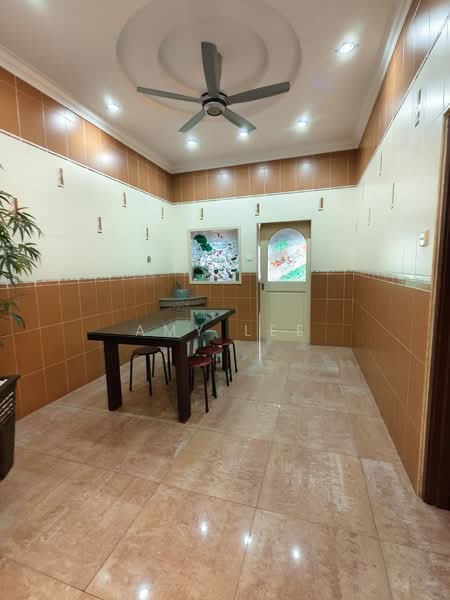 Rumah Teres 2-Tingkat untuk Dijual di Taman Pelangi Indah (Ulu Tiram) - Amy Lee - Dining Room - PropertyGuru.com.my