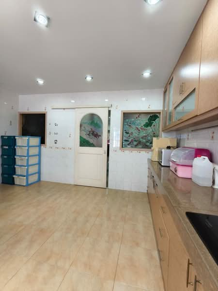 Rumah Teres 2-Tingkat untuk Dijual di Taman Pelangi Indah (Ulu Tiram) - Amy Lee - Kitchen - PropertyGuru.com.my