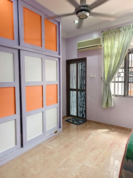Rumah Teres 2-Tingkat untuk Dijual di Taman Pelangi Indah (Ulu Tiram) - Amy Lee - Bedroom - PropertyGuru.com.my