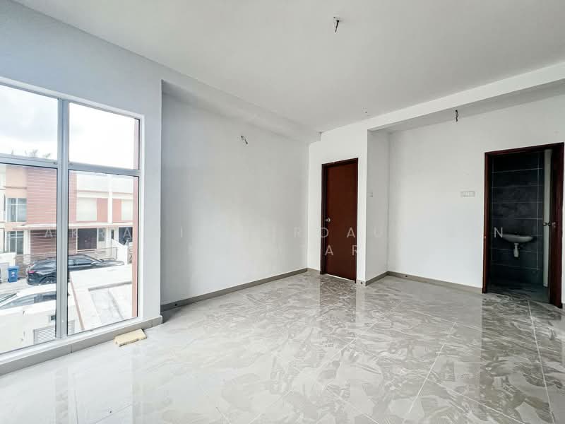 Rumah Berkembar untuk Dijual di Seksyen 29 (Shah Alam) - Akramin Firdaus Bin Mokhtar - PropertyGuru.com.my