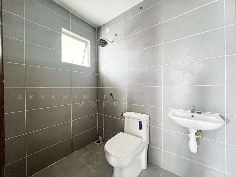 Rumah Berkembar untuk Dijual di Seksyen 29 (Shah Alam) - Akramin Firdaus Bin Mokhtar - PropertyGuru.com.my
