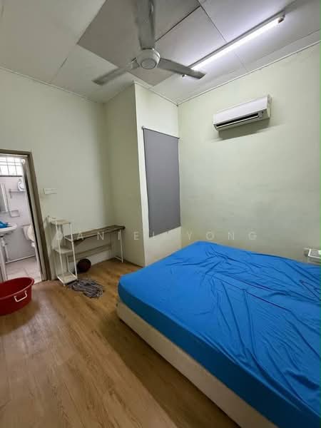 Rumah Teres 2 Tingkat untuk Dijual di Taman Desa Tebrau (Tebrau) - Daniel Yong - Bedroom - PropertyGuru.com.my