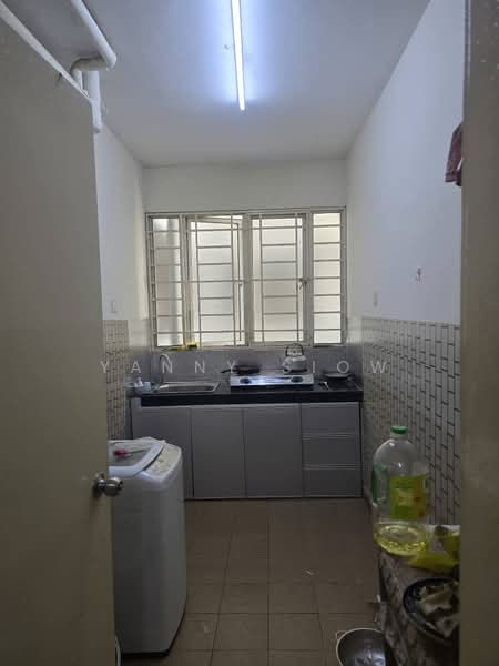 Kondominium untuk Dijual di Platinum Hill PV 5 - Yanny Siow - Kitchen - PropertyGuru.com.my