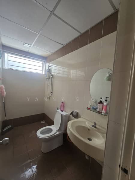 Kondominium untuk Dijual di Platinum Hill PV 5 - Yanny Siow - Bathroom - PropertyGuru.com.my
