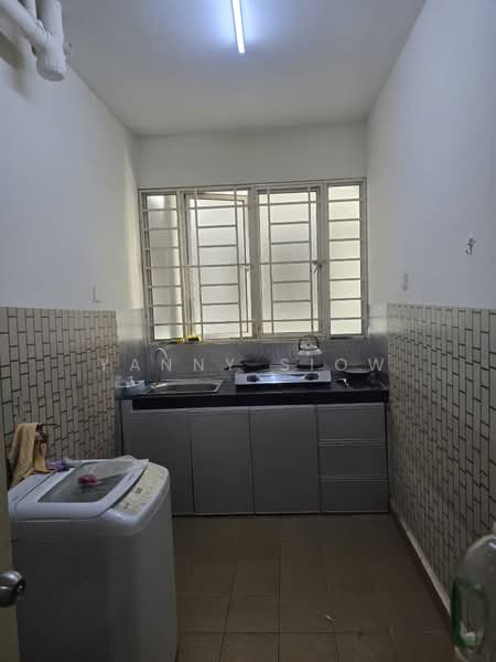 Kondominium untuk Dijual di Platinum Hill PV 5 - Yanny Siow - Kitchen - PropertyGuru.com.my