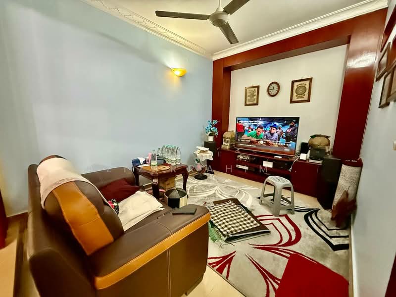 2-storey Terraced House for Sale in Putra Heights (Subang Jaya) - Azizirrahim . - Living Room - PropertyGuru.com.my