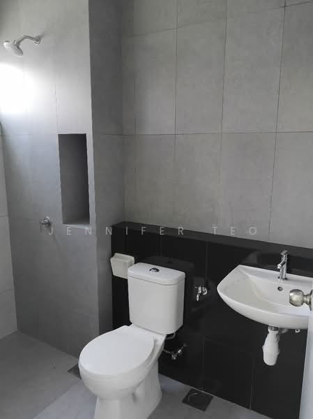 2-storey Terraced House for Sale in Bandar Gamuda Gardens (Rawang) - Jennifer Teo - Bathroom - PropertyGuru.com.my