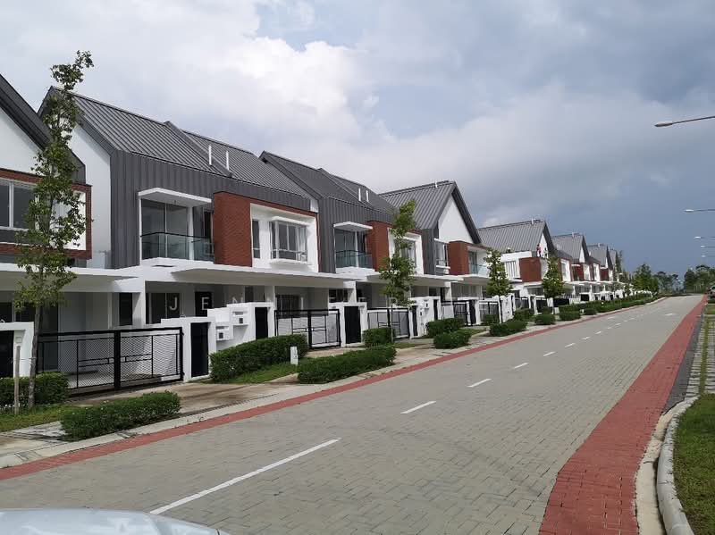 2-storey Terraced House for Sale in Bandar Gamuda Gardens (Rawang) - Jennifer Teo - Exterior - PropertyGuru.com.my