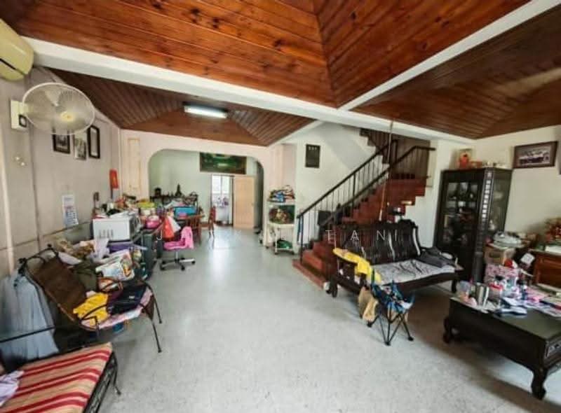2-storey Terraced House for Sale in Seksyen 17 (Petaling Jaya) - Jackie Tan - Living Room - PropertyGuru.com.my
