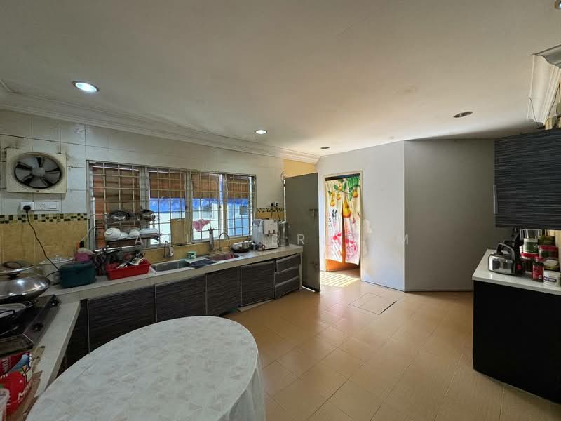 Rumah Teres 2-Tingkat untuk Dijual di Taman Putra Perdana (Puchong) - Azli Ibrahim - Kitchen - PropertyGuru.com.my