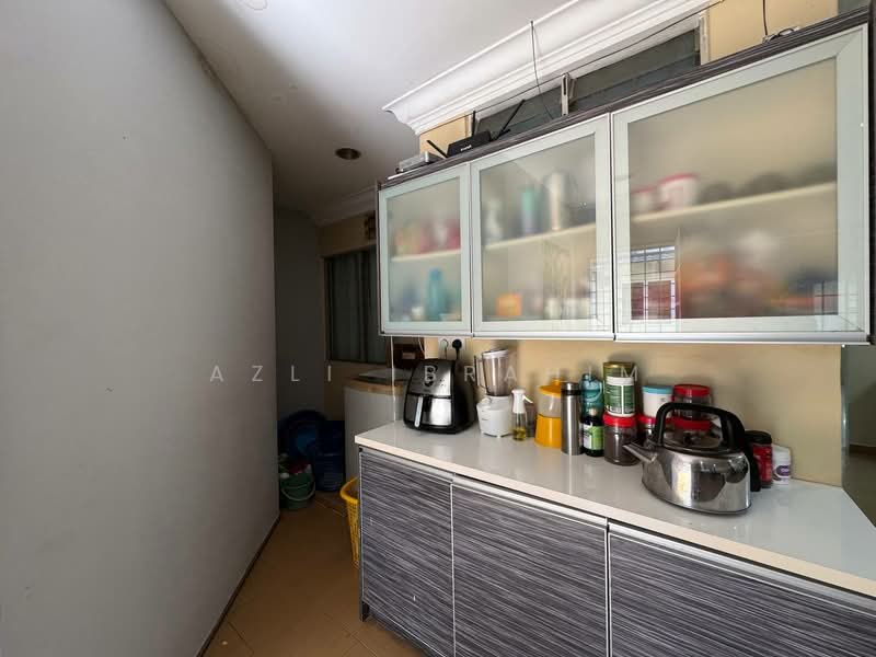 Rumah Teres 2-Tingkat untuk Dijual di Taman Putra Perdana (Puchong) - Azli Ibrahim - Kitchen - PropertyGuru.com.my