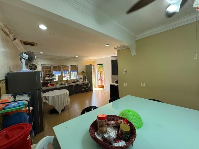 Rumah Teres 2-Tingkat untuk Dijual di Taman Putra Perdana (Puchong) - Azli Ibrahim - Kitchen - PropertyGuru.com.my