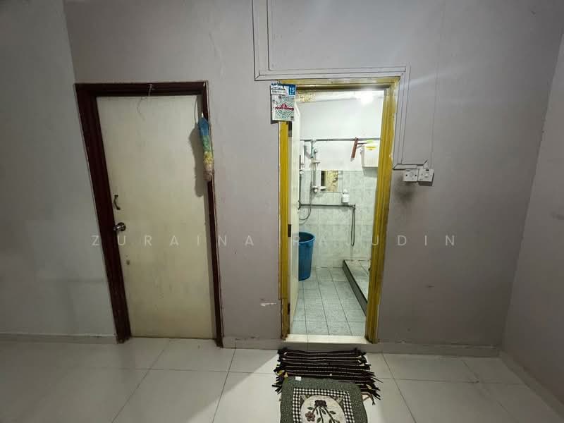 Rumah Teres 2-Tingkat untuk Dijual di Seksyen 17 (Shah Alam) - Zuraina Rajudin - Bathroom - PropertyGuru.com.my