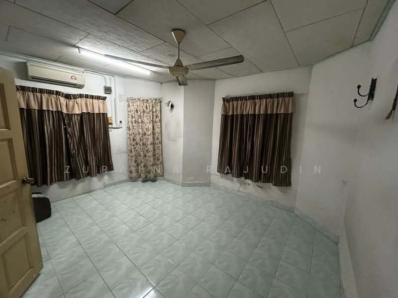 Rumah Teres 2-Tingkat untuk Dijual di Seksyen 17 (Shah Alam) - Zuraina Rajudin - Interior - PropertyGuru.com.my
