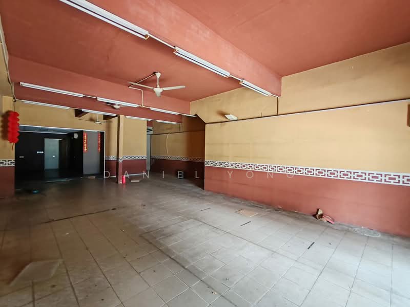 Shop for Rent in Taman Ungku Tun Aminah (Skudai) - Daniel Yong - Interior - PropertyGuru.com.my