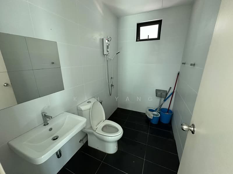 Rumah Berkembar untuk Disewa di Seberang Perai (Penang) - Kah Yang - Bathroom - PropertyGuru.com.my