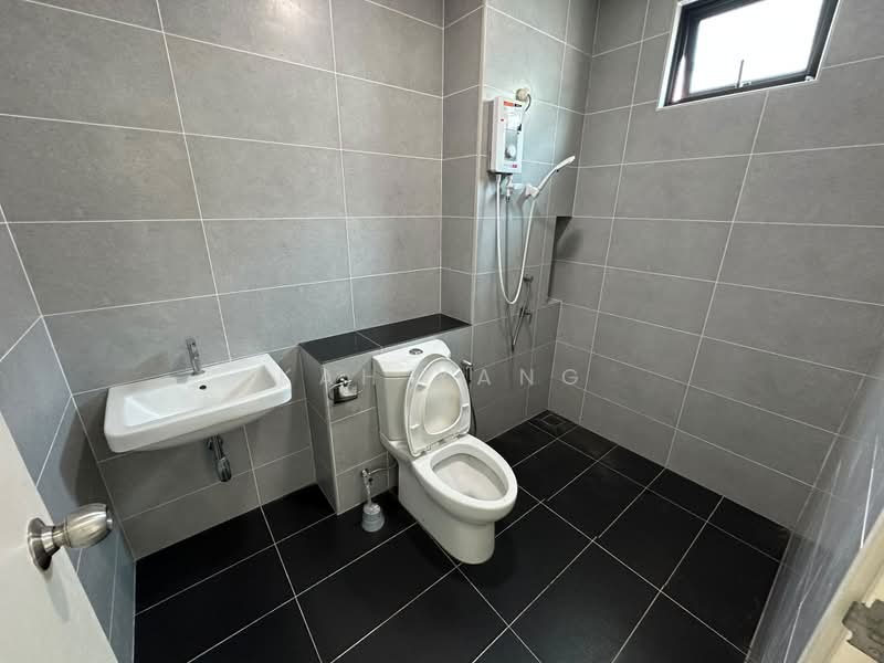 Rumah Berkembar untuk Disewa di Seberang Perai (Penang) - Kah Yang - Bathroom - PropertyGuru.com.my