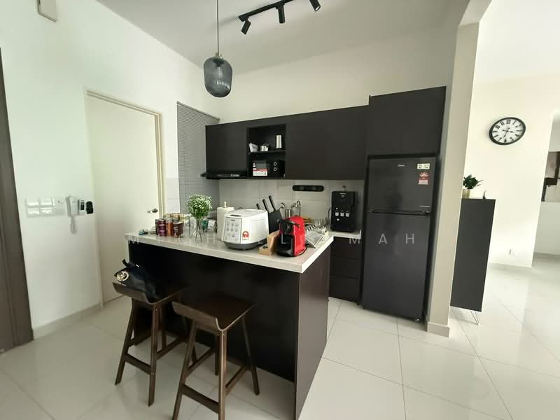 Kondominium untuk Disewa di Ferringhi Residence 2 - Michelle Mah - Kitchen - PropertyGuru.com.my