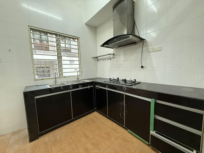 Rumah Teres 2-Tingkat untuk Dijual di Denai Alam (Shah Alam) - Derrick Ang - Kitchen - PropertyGuru.com.my
