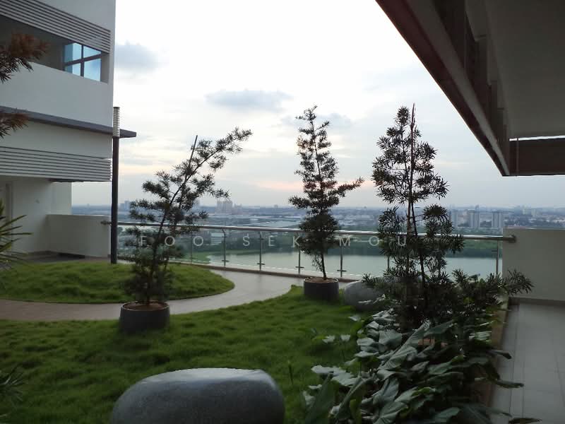 Servis Apartment untuk Disewa di Skypod Residence - Foo Sek Mou - Balcony - PropertyGuru.com.my