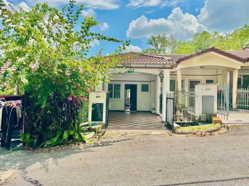 3-storey Terraced House for Sale in Taman Selayang Mulia (Selayang) - Deeya Yusof - PropertyGuru.com.my