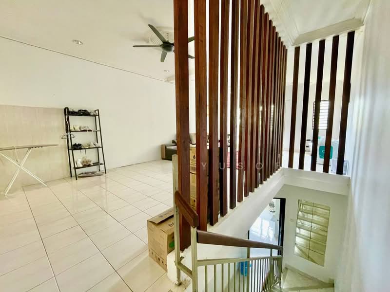 3-storey Terraced House for Sale in Taman Selayang Mulia (Selayang) - Deeya Yusof - PropertyGuru.com.my