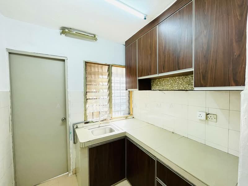 Pangsapuri untuk Dijual di Apartment Idaman - Amirul Akmal - Kitchen - PropertyGuru.com.my