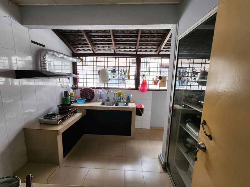 Rumah Teres untuk Dijual di Kota Kemuning (Shah Alam) - J J - Kitchen - PropertyGuru.com.my