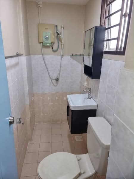 Apartment for Sale at Bayu Puteri 3 - Stefan Yu - Bathroom - PropertyGuru.com.my