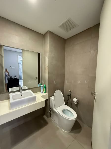 Condominium for Rent at Vivo Residential Suites - Cassie Lian - Bathroom - PropertyGuru.com.my