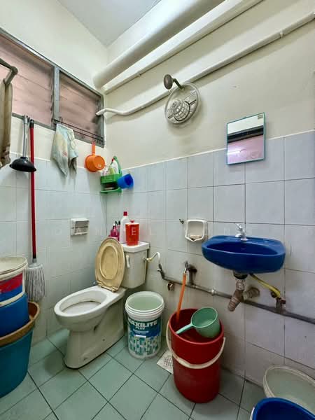 Apartment for Sale at Sri Awana Townhouse - Daniel Yong - Bathroom - PropertyGuru.com.my