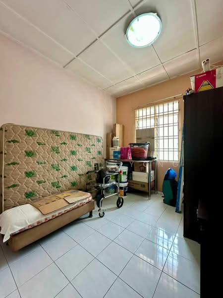 Apartment for Sale at Sri Awana Townhouse - Daniel Yong - Bedroom - PropertyGuru.com.my
