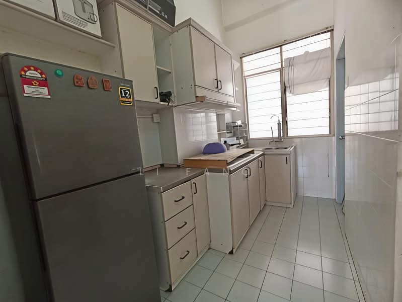 Pangsapuri untuk Dijual di Ferringhi Mutiara Apartment - Li Fang - Kitchen - PropertyGuru.com.my